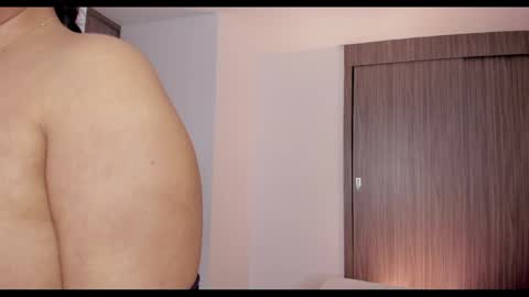 Snapshot of brunnahart chatting on December 11, 11:32 pm online show from December 11, 11:32 pm