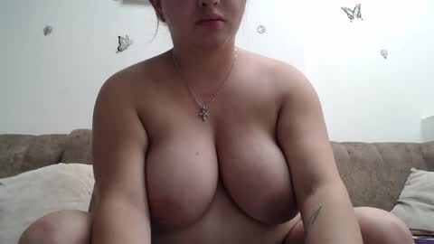 Snapshot of bubblee_ chatting on October 14, 7:05 pm Violeta online show from October 14, 7:05 pm