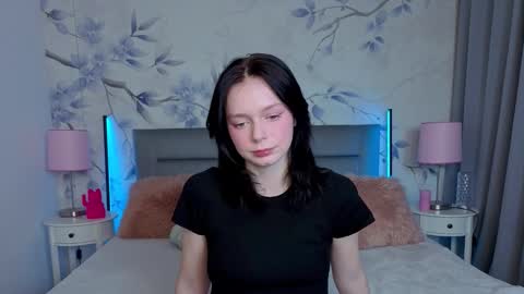 Leona online show from March 1, 10:53 pm