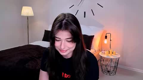 Ari online show from February 12, 3:03 pm