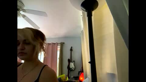 bunnibaby333 online show from September 14, 11:02 pm