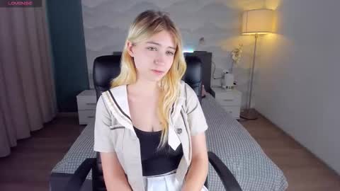 bunny_blondie online show from October 14, 10:40 am