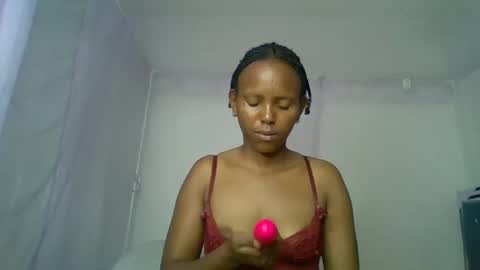 bunnydiva_ online show from June 5, 2:15 am