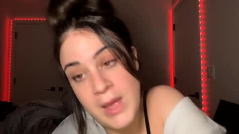 Cassie online show from December 18, 8:08 am