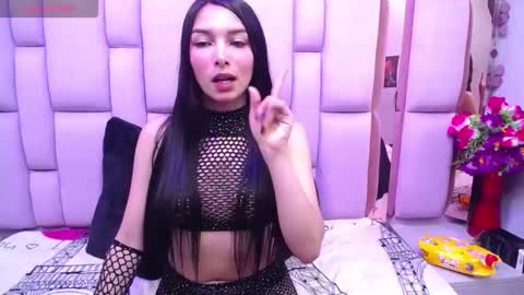 burbuja pink  online show from November 21, 4:58 am