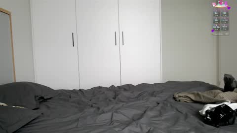 Lauren online show from April 15, 2:06 pm