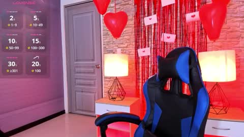 Lia Butterfly  online show from February 13, 12:29 pm