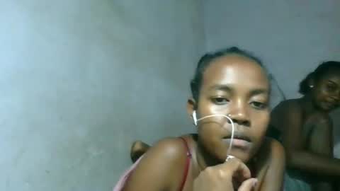 caella98 online show from April 13, 6:30 pm