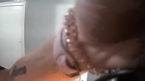 Snapshot of caliibaddie chatting on October 5, 4:39 am caliibaddie online show from October 5, 4:39 am