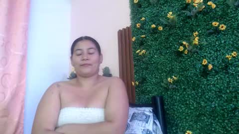 calimasalas2 online show from February 17, 1:16 am