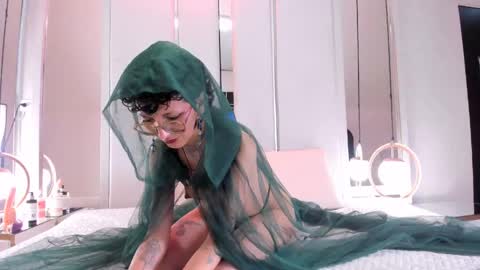 Caliope  online show from April 17, 9:17 pm