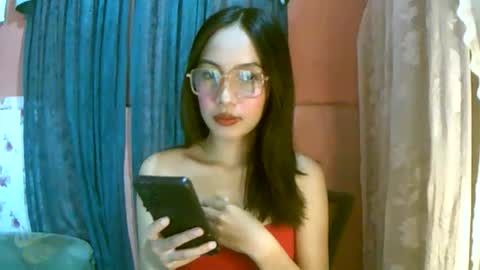 Freya online show from April 6, 9:21 am