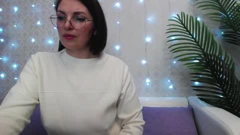 camelia_lillie online show from April 15, 8:15 am