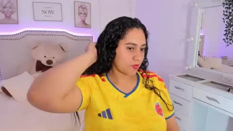 camile_row online show from June 24, 4:44 am
