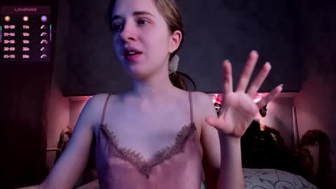 Camilla online show from January 19, 1:35 am