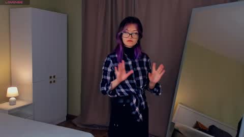 Emily online show from April 5, 1:32 pm