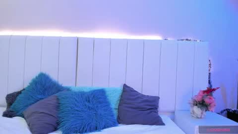 C A M I L L E N    Help me get to the top online show from November 27, 11:18 pm