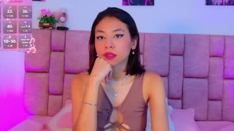 camiluxe online show from February 4, 7:50 pm