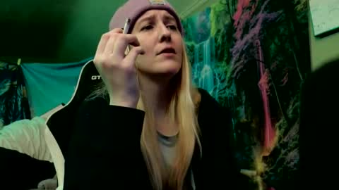 Candi online show from April 1, 1:52 pm