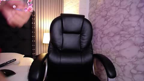 Snapshot of candy__brown1 chatting on September 8, 7:24 pm candy__brown1 online show from September 8, 7:24 pm