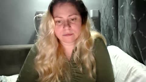 Laura online show from October 30, 8:10 pm