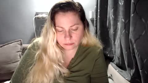 Laura online show from March 6, 11:22 pm