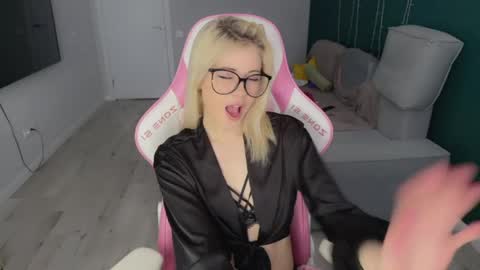 You can call me HH online show from April 6, 1:34 pm