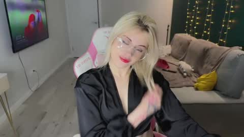 You can call me HH online show from March 24, 7:30 pm