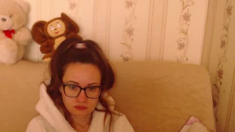 Snapshot of candylady136 chatting on March 5, 10:33 am say meow and send tip  online show from March 5, 10:33 am