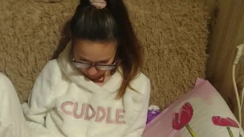 Snapshot of candylady136 chatting on December 25, 5:37 pm say meow and send tip  online show from December 25, 5:37 pm