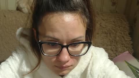 Snapshot of candylady136 chatting on December 13, 5:21 pm say meow and send tip  online show from December 13, 5:21 pm