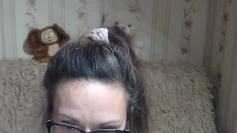 Snapshot of candylady136 chatting on December 10, 1:11 pm say meow and send tip  online show from December 10, 1:11 pm