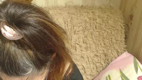 Snapshot of candylady136 chatting on December 18, 6:14 pm say meow and send tip  online show from December 18, 6:14 pm