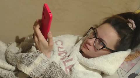 Snapshot of candylady136 chatting on March 7, 6:43 pm say meow and send tip  online show from March 7, 6:43 pm