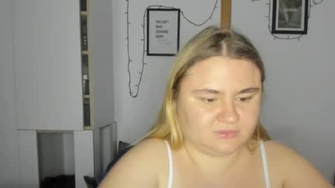 candymilas online show from December 24, 9:33 pm