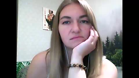 Daisy online show from September 21, 10:30 pm