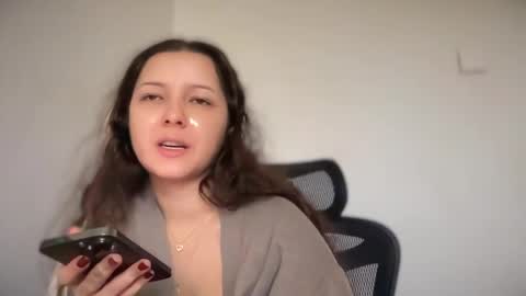 Emma online show from October 3, 8:08 am