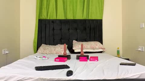 caramel_peach online show from February 3, 9:07 pm