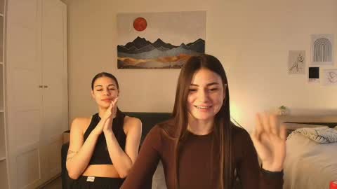 caressyourself online show from April 18, 7:22 am