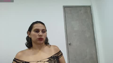 carlaantonellii online show from April 16, 3:51 am