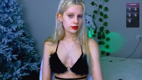 carmen__crybaby online show from December 14, 11:54 pm