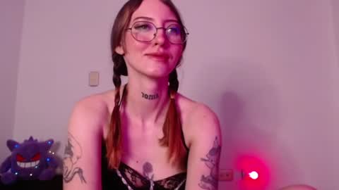 carmennrusso online show from December 16, 4:51 am