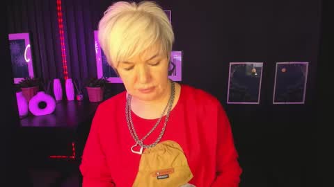 Carmen online show from February 15, 8:45 pm