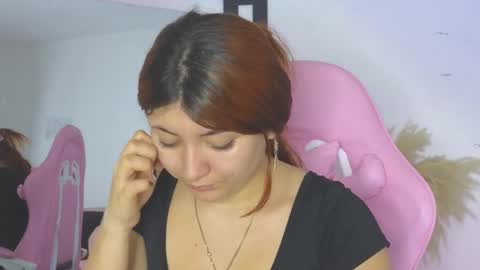 Snapshot of carolay759687 chatting on March 10, 5:00 am carolay759687 online show from March 10, 5:00 am