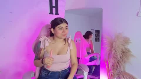 Snapshot of carolay759687 chatting on September 23, 3:26 am carolay759687 online show from September 23, 3:26 am