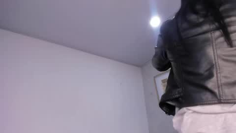  Caroline  online show from April 16, 11:32 am