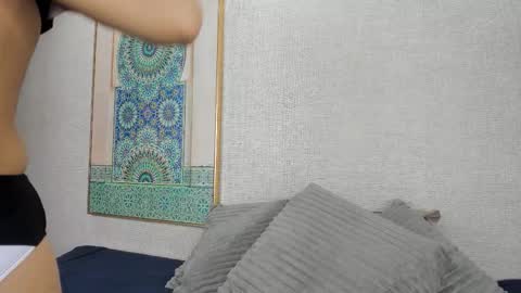  Caroline  online show from December 22, 10:18 am