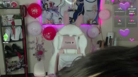 Caroline Lenox online show from February 14, 10:17 am