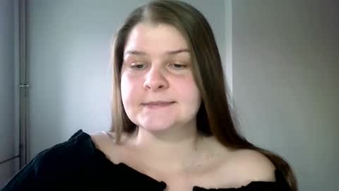 Caroline online show from February 11, 3:08 pm