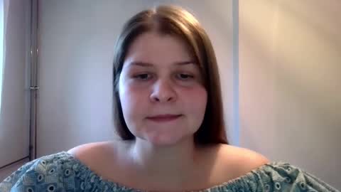 Caroline online show from February 3, 3:06 pm